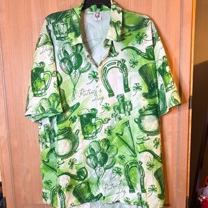 St. Patrick's Day Green Graphic Men's Button Down Shirt